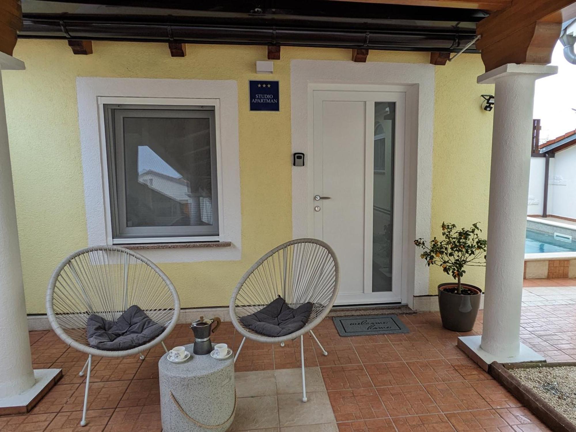 Poolside Studio Fazana Exterior photo