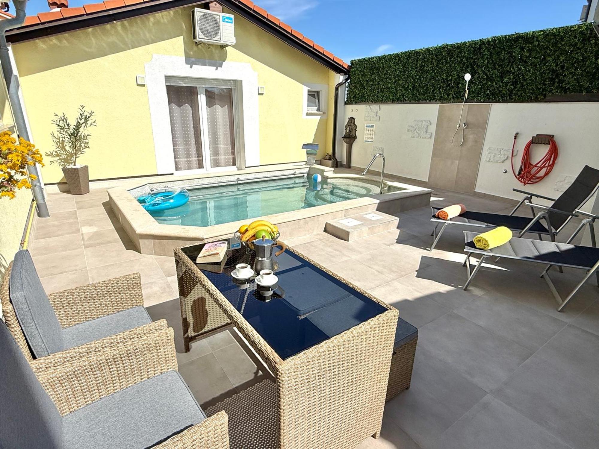 Poolside Studio Fazana Exterior photo